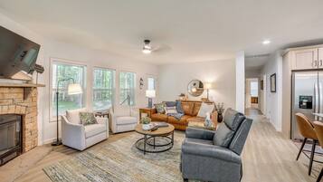 House (3 Bedrooms) | Interior