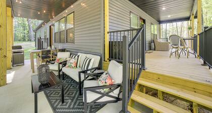 Lake Access, Pools & More: Family Home in Stanwood