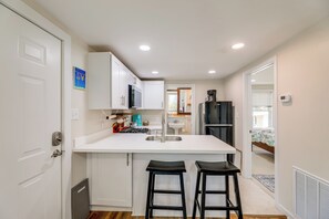 House (2 Bedrooms) | Interior