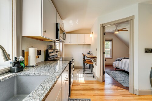 Charming Apt w/ Shared Outdoor Space in Lisbon!