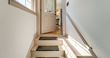 Charming Apt w/ Shared Outdoor Space in Lisbon!