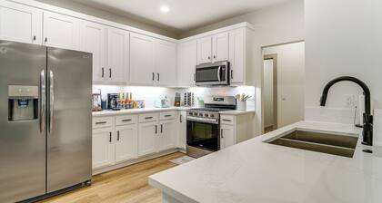 Lake-view Retreat w/ Games & Yard in Daingerfield