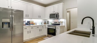 Lake-view Retreat w/ Games & Yard in Daingerfield