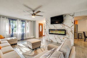 House (3 Bedrooms) | Front of property