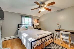 House (3 Bedrooms) | Interior - 2 Mi to Town: Home w/ Patio & Yard in Waterbury! (Waterbury)