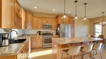 House (2 Bedrooms) | Interior