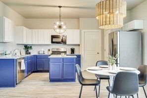 House (3 Bedrooms) | Interior - Golf, Swim, Relax: Oklahoma Ranchland Retreat (Edmond)