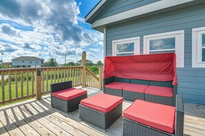House (2 Bedrooms) | Interior - Private Home on Lagoon w/ Views in Hitchcock! (Hitchcock)