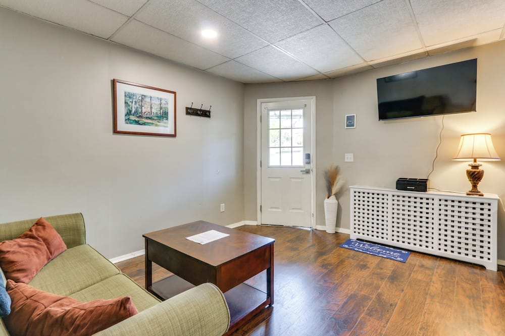 14 Mi to Black Moshannon! Pet-friendly Apartment - Allemans, PA