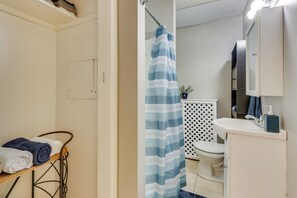 Apartment (1 Bedroom) | Interior - 14 Mi to Black Moshannon! Pet-friendly Apartment (Osceola Mills)