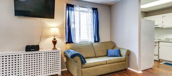 14 Mi to Black Moshannon! Pet-friendly Apartment