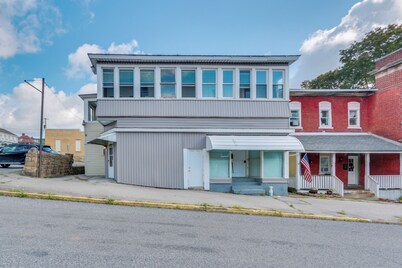 14 Mi to Black Moshannon! Pet-friendly Apartment
