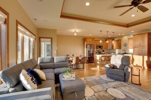 House (2 Bedrooms) | Interior