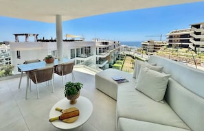 Outdoor dining - Nini's Suite, Sea Views, Terrace & Pool | Higuerón (Benalmádena)
