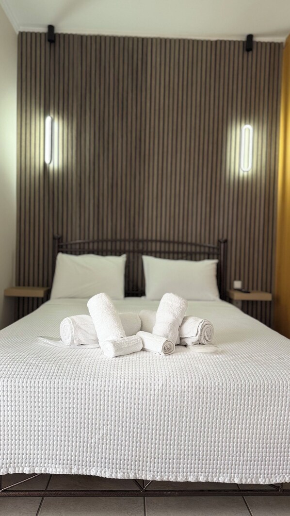 1 bedroom, iron/ironing board, WiFi, bed sheets - St Andrew's apartment (Patra)