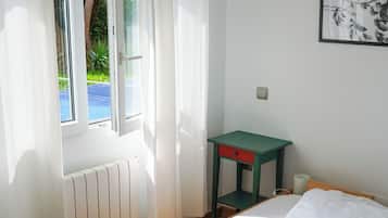 Double Room | Free WiFi, bed sheets