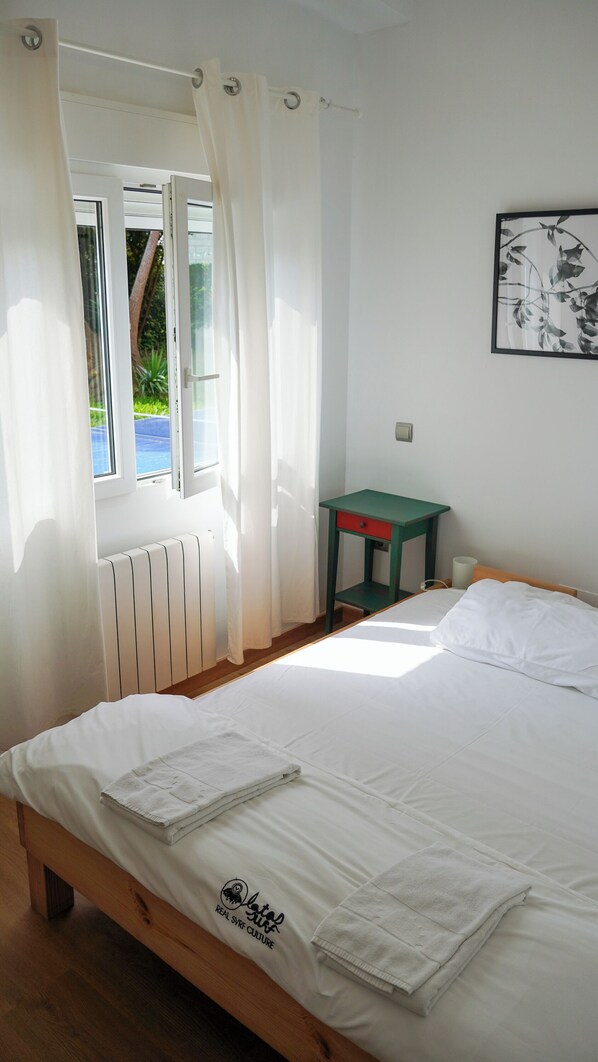 Double Room | Free WiFi, bed sheets