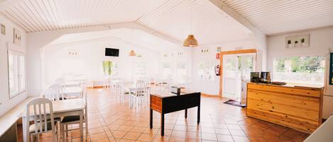 Sisään- ja uloskirjautumisautomaatti