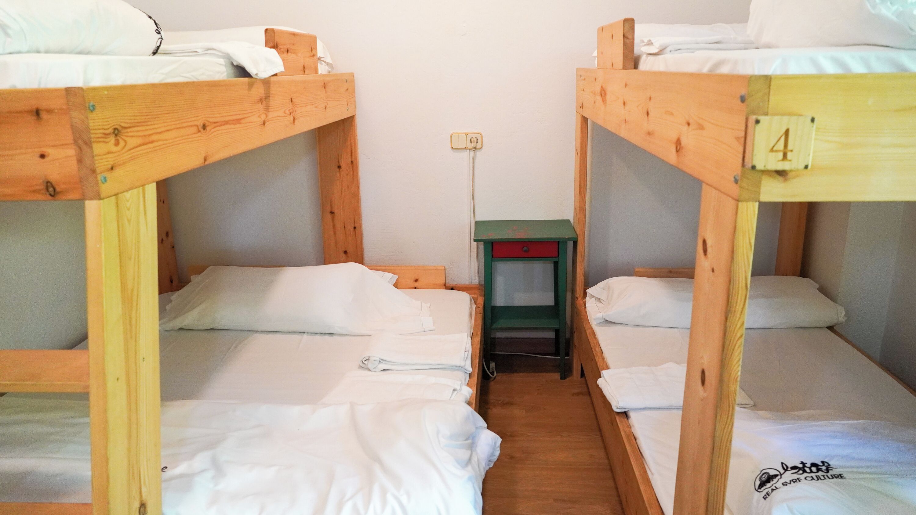 共用宿舍 | 免費無線上網、床單