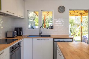 Fridge, microwave, dishwasher