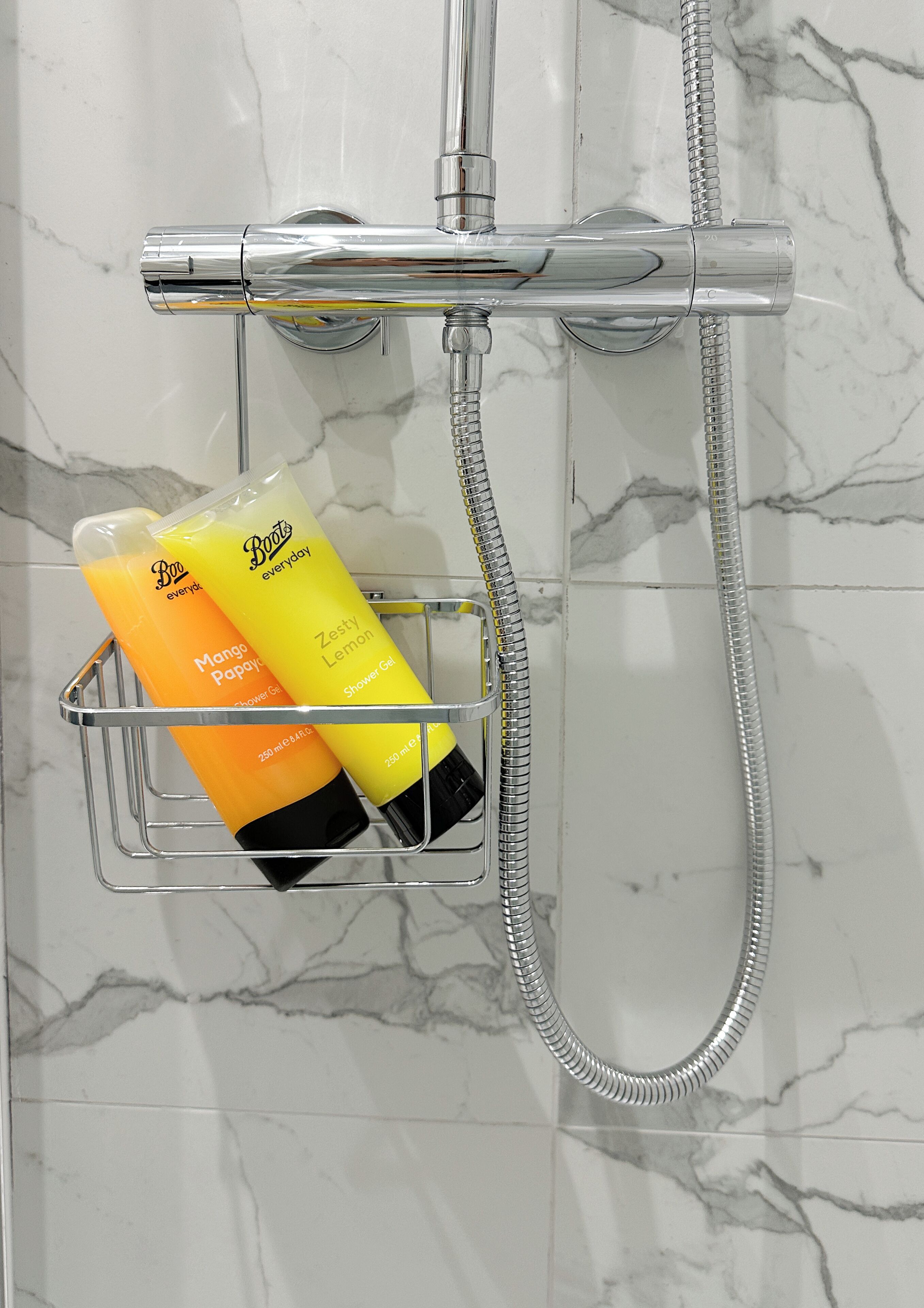 Classic Double Room, 1 Double Bed, Non Smoking | Bathroom | Shower, free toiletries, hair dryer, towels