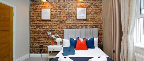 Business Suite, Ensuite, City View (3)