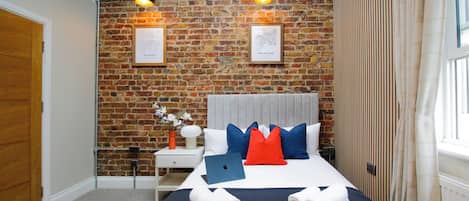 Deluxe Double Room, Private Bathroom, City View | Desk, laptop workspace, free WiFi