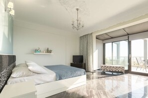 4 bedrooms, iron/ironing board, travel cot, WiFi