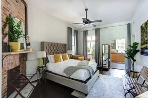 1 habitación, tabla de planchar con plancha, wifi y ropa de cama 