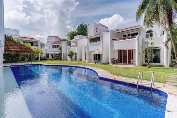 Outdoor pool - Poolside Family-Friendly Haven Near Golf & Beaches (Playa del Carmen)