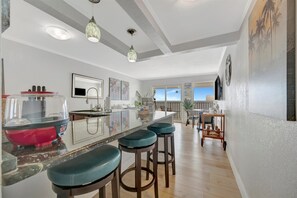 Apartment | 1 bedroom - Palm Court a Bayview 2 Bed Suite Heated Pool (Tampa)