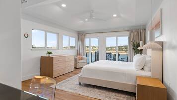 5 bedrooms, iron/ironing board, WiFi, bed sheets
