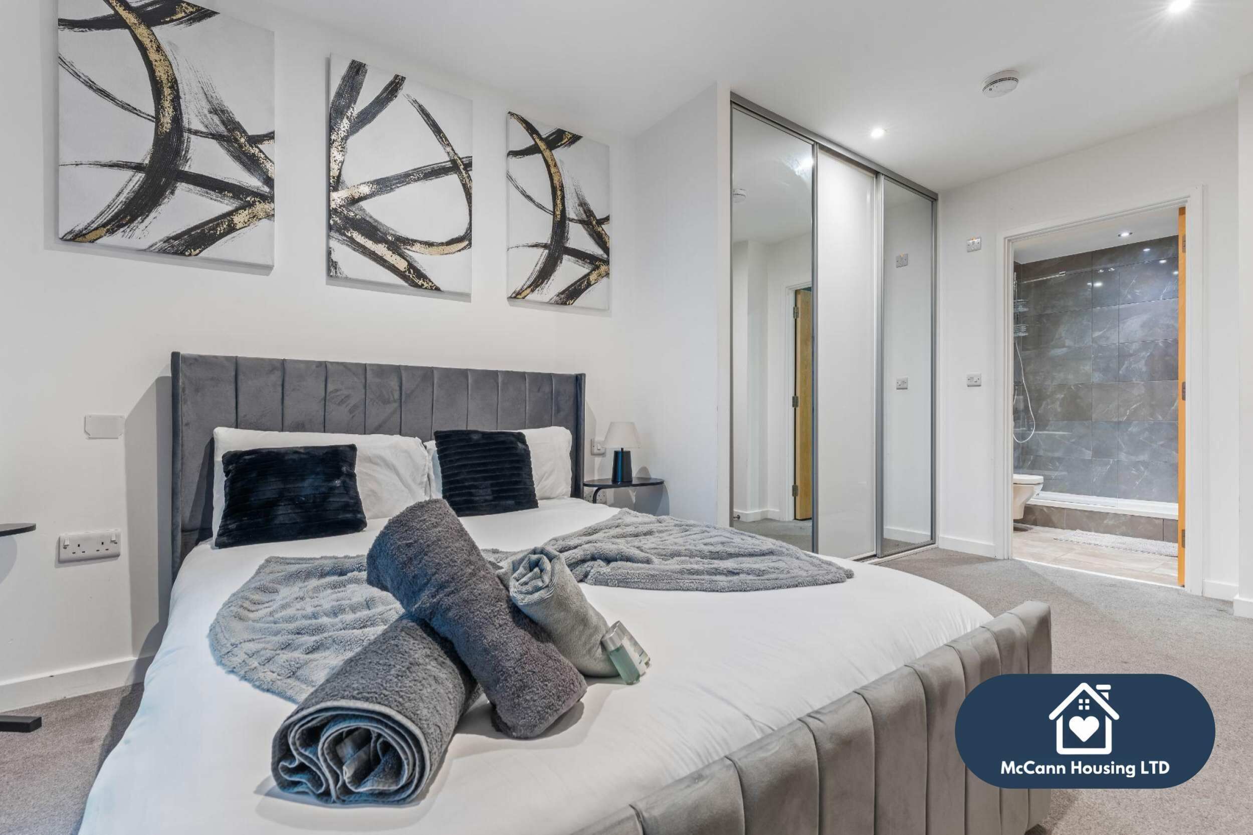 2 Schlafzimmer, Schreibtisch, Bügeleisen/Bügelbrett, WLAN