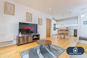 TV, offices - City Centre | Fast Wi-Fi | Short walk to Bullring (Birmingham)