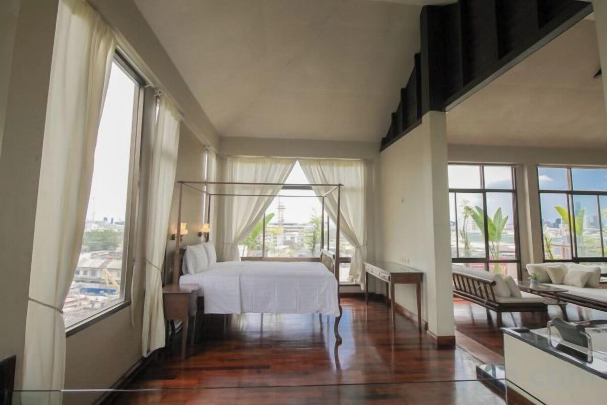 Grand Honeymoon Suite
