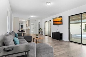 TV connectée, cheminée