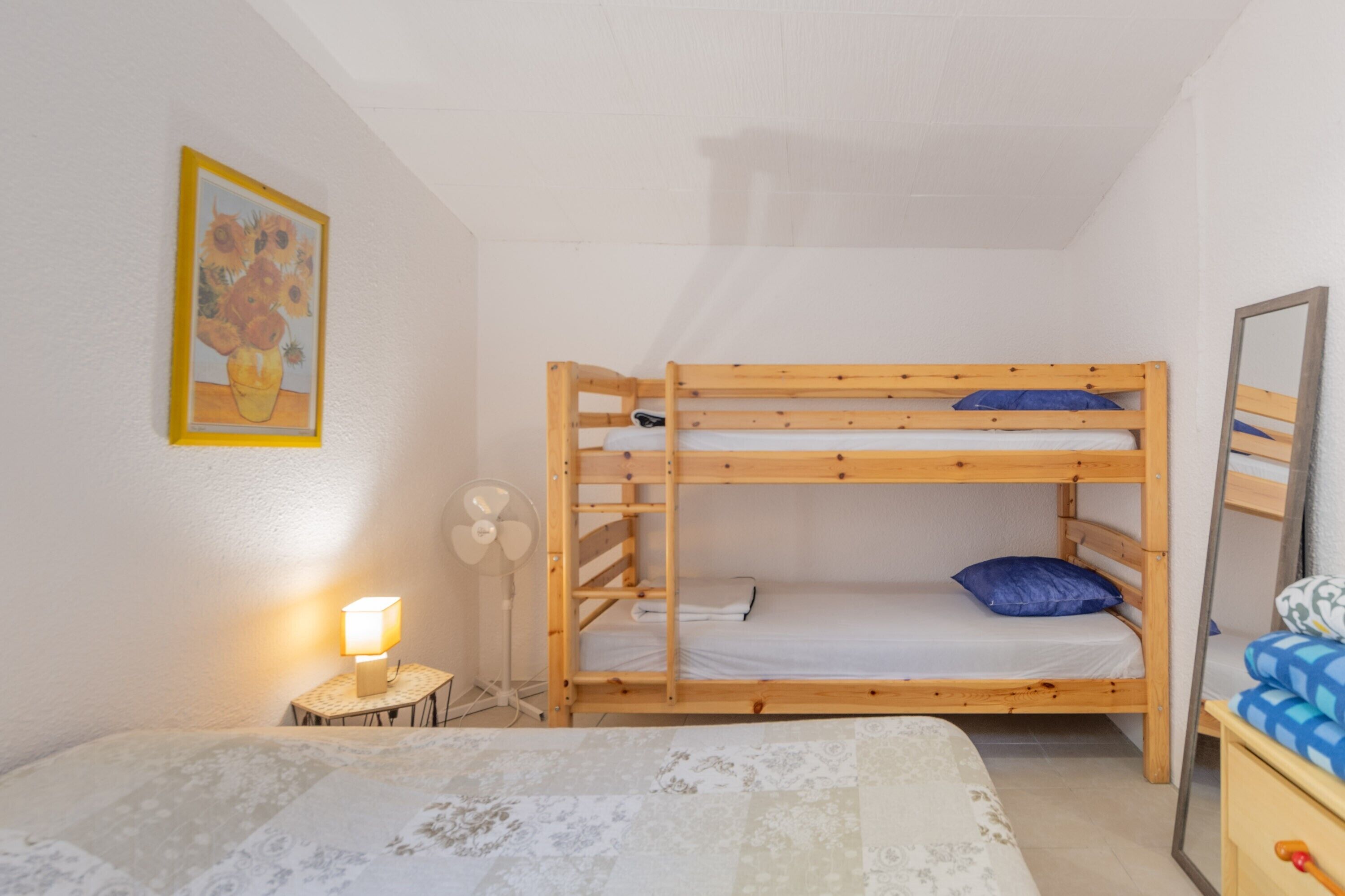 2 bedrooms, iron/ironing board, WiFi