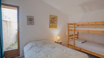 2 habitaciones, tabla de planchar con plancha y wifi