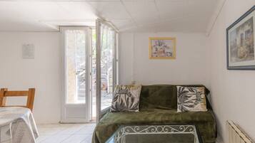 Télévision, table de tennis de table