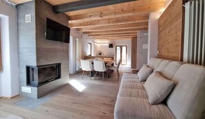 TV, fireplace, offices