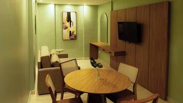 Deluxe Room | Free WiFi