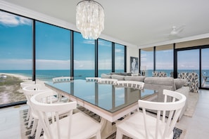 公寓客房, 4 間臥室 | 用餐區