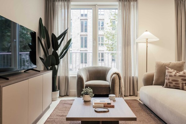 Apartment, 2 Bedrooms | Living area