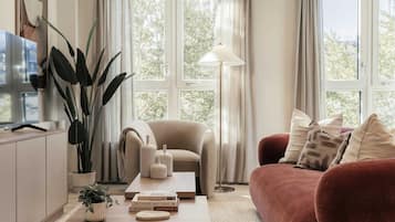 Apartment, 3 Bedrooms | Living area