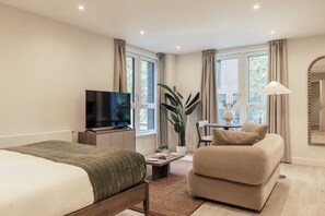 Studio | Living area