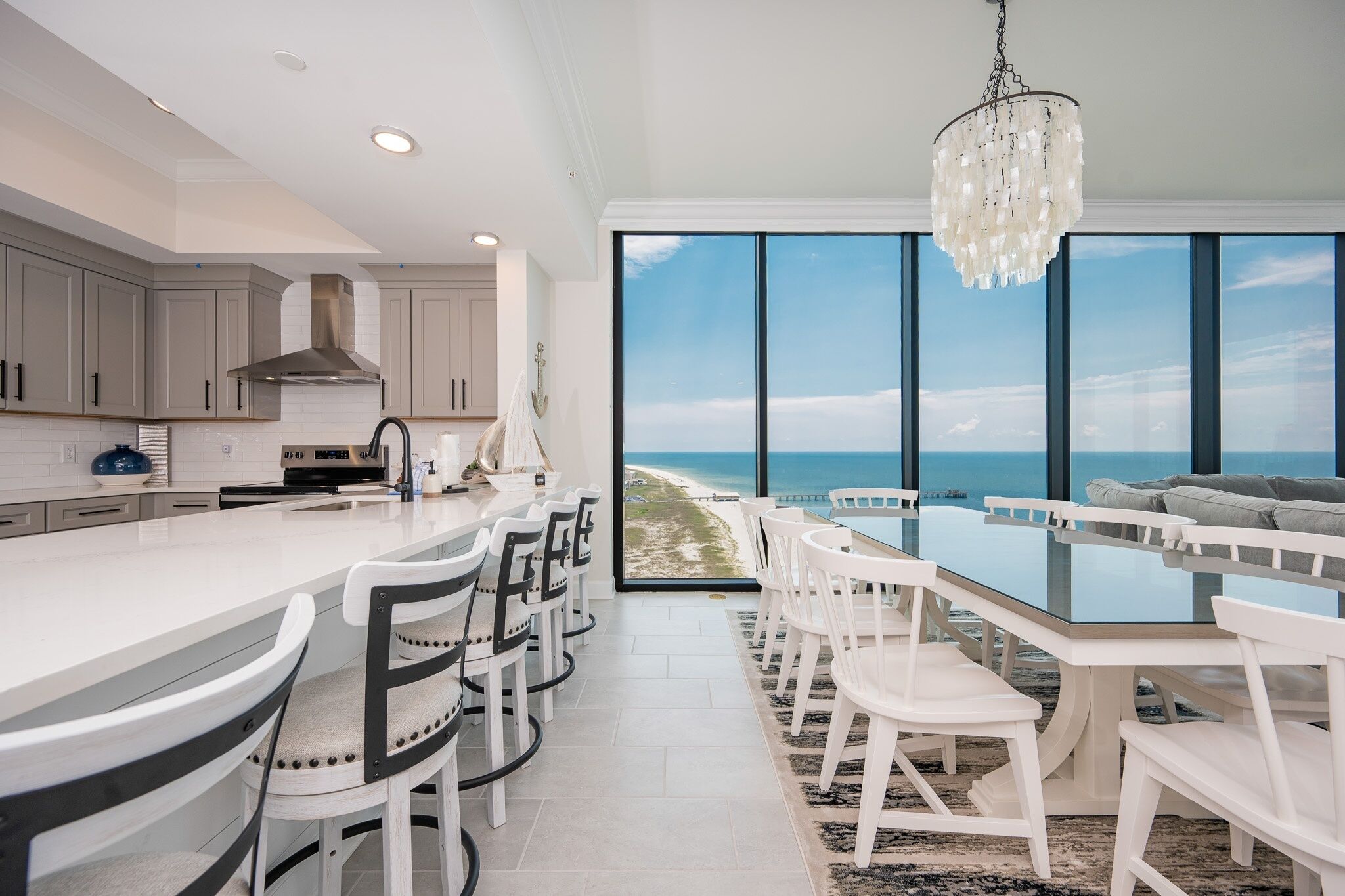 Condo, 4 habitaciones | Cocina privada | Refrigerador, horno y cafetera y tetera 