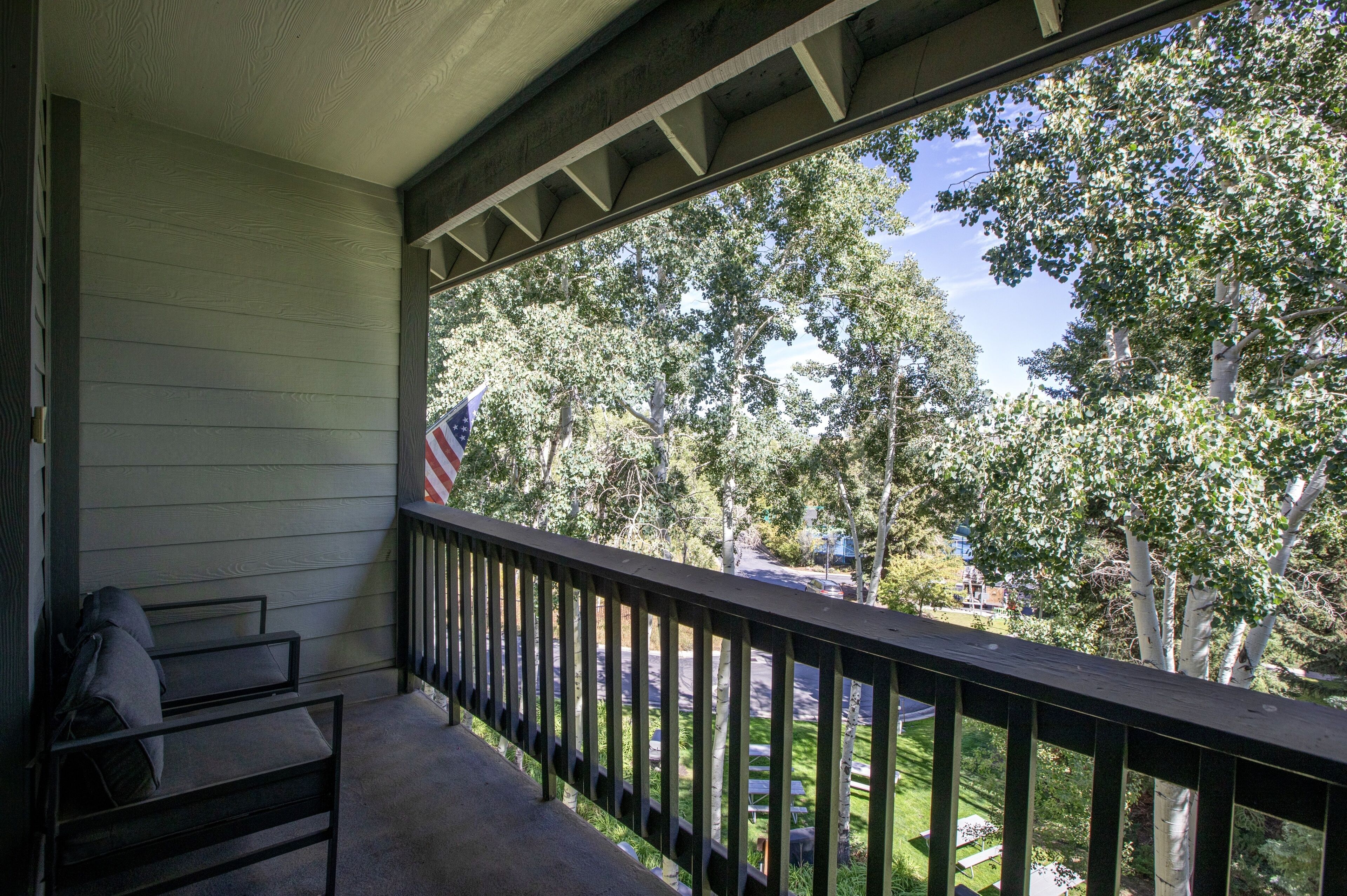 Condo, 2 Bedrooms | Property grounds