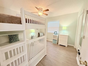 Condo, 2 Bedrooms