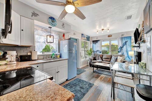 Seashell Suite 1B Pet Friendly Waterfront Dock