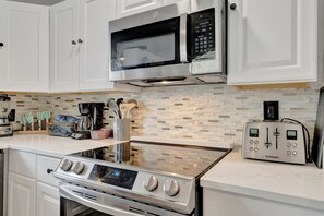 House | 2 bedrooms, Internet - Dolphin Suite 2B Pet Friendly Waterfront Dock (Treasure Island)
